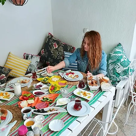 Pera Ayvalik Guest House * Ayvalı